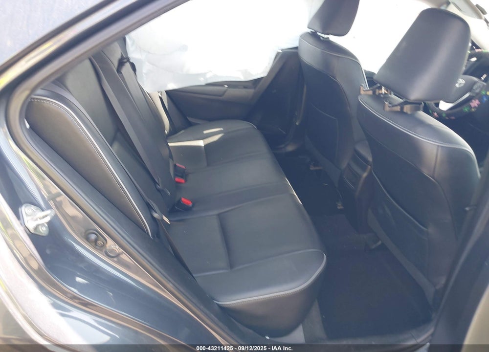2018 TOYOTA COROLLA XLE VIN: 5YFBURHE7JP743862
