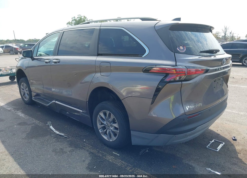 2021 TOYOTA SIENNA VIN: 5TDJRKEC5MS063932