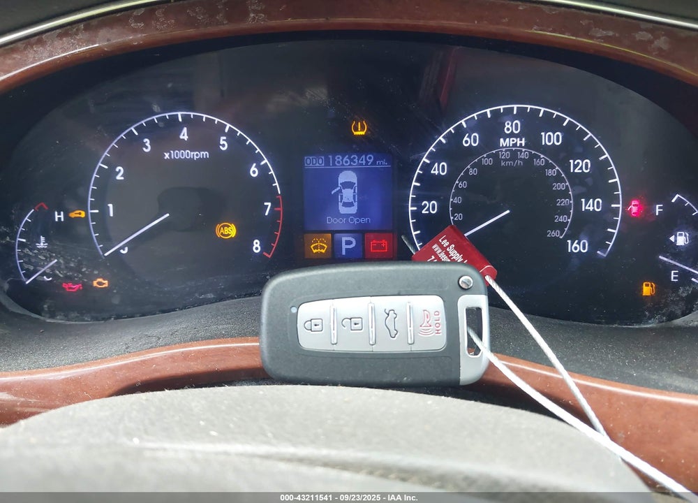 2013 HYUNDAI GENESIS 3.8 VIN: KMHGC4DD6DU225219