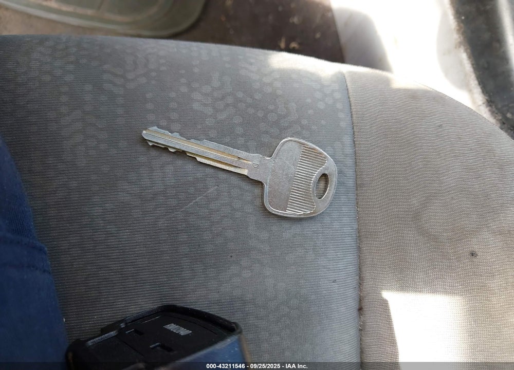 2010 HYUNDAI ELANTRA VIN: KMHDU4ADXAU184528