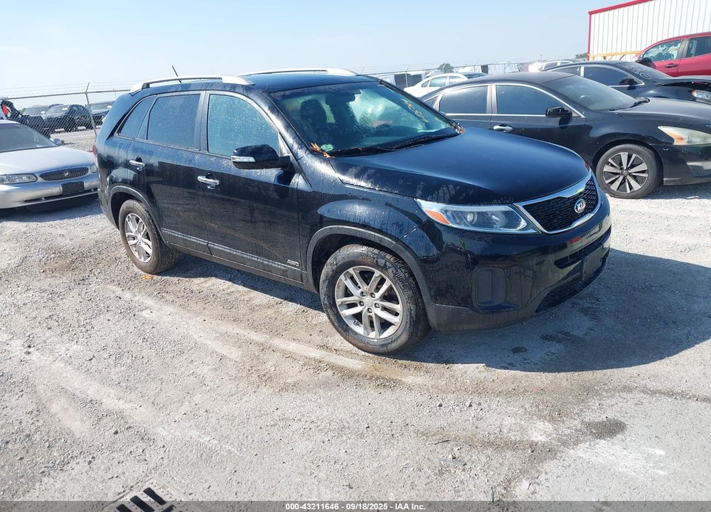 2015 KIA SORENTO LX V6 VIN: 5XYKTDA7XFG605049