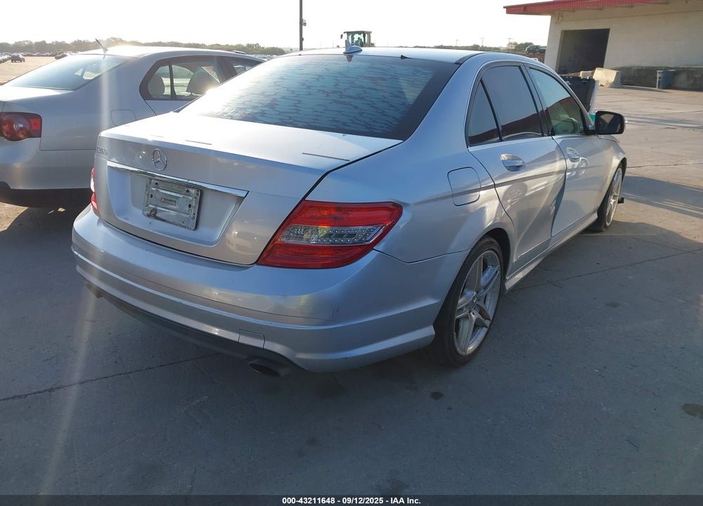 2008 MERCEDES-BENZ C 300 LUXURY/SPORT VIN: WDDGF54X48R014109