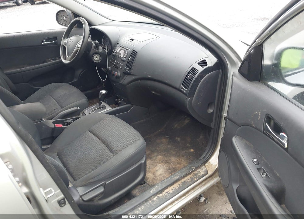 2010 HYUNDAI ELANTRA VIN: KMHDC8AE1AU056746