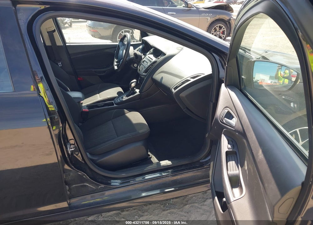 2015 FORD FOCUS VIN: 1FADP3F24FL230161