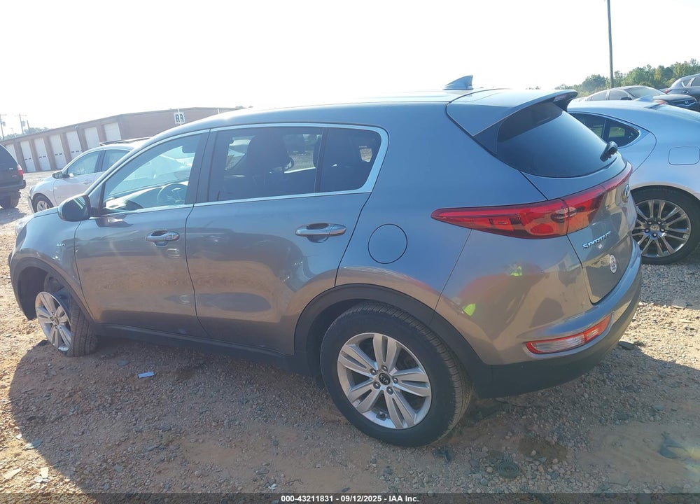 2018 KIA SPORTAGE LX VIN: KNDPMCAC4J7348213