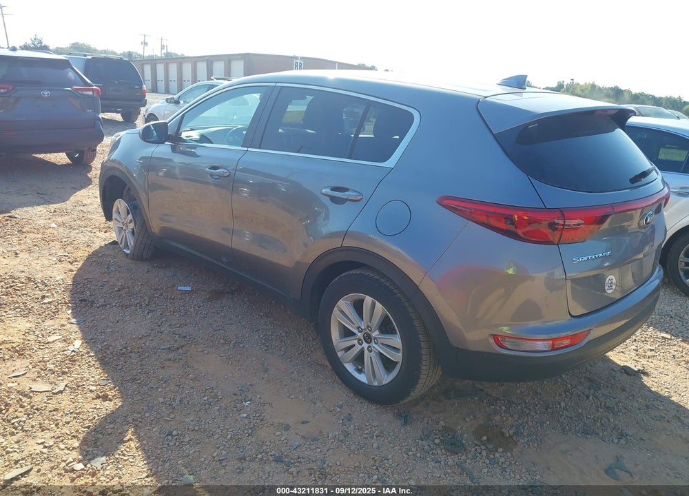 2018 KIA SPORTAGE LX VIN: KNDPMCAC4J7348213