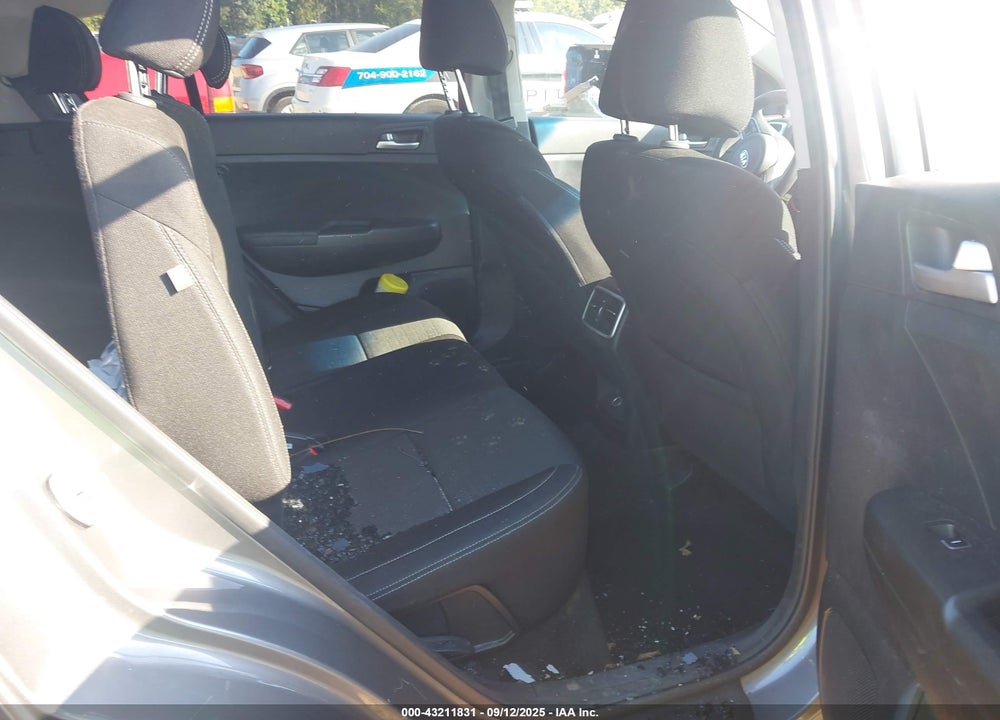 2018 KIA SPORTAGE LX VIN: KNDPMCAC4J7348213