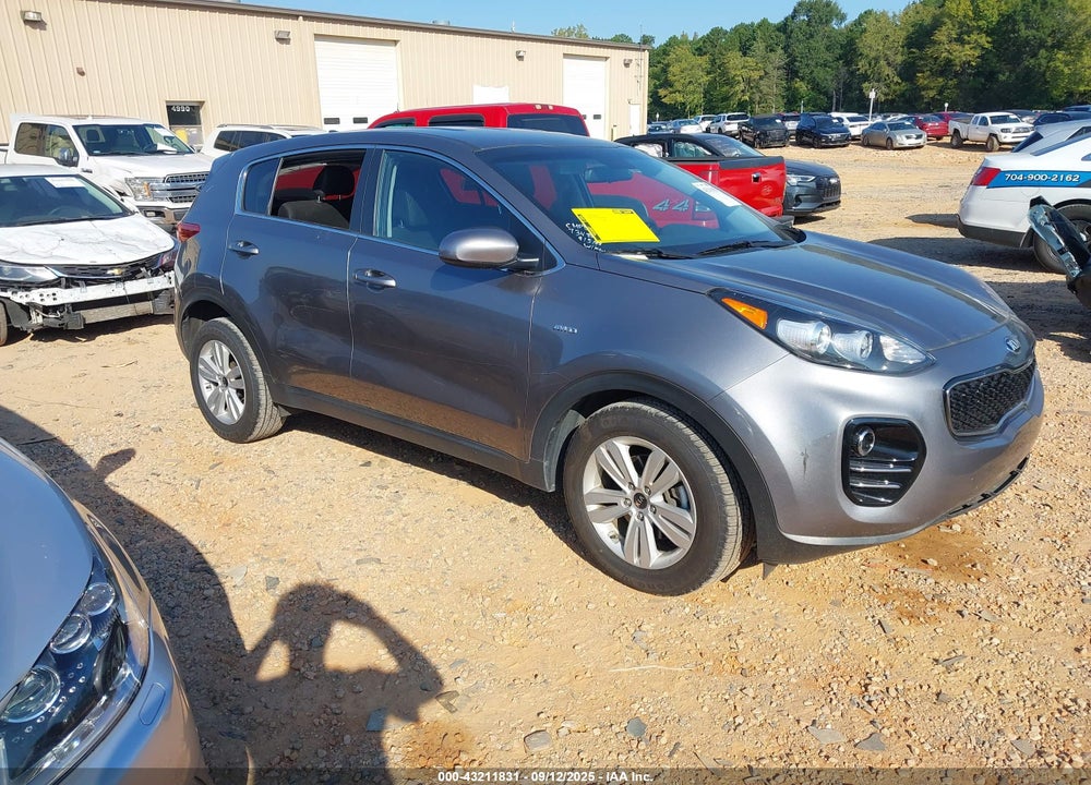 2018 KIA SPORTAGE LX VIN: KNDPMCAC4J7348213
