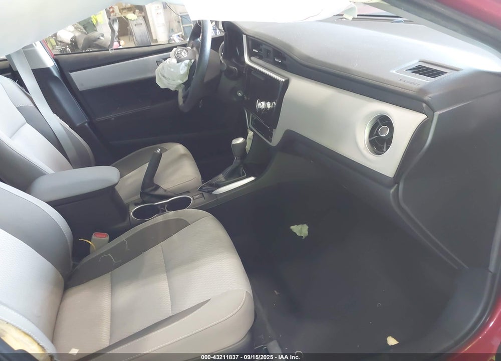 2019 TOYOTA COROLLA LE VIN: 2T1BURHE1KC228535