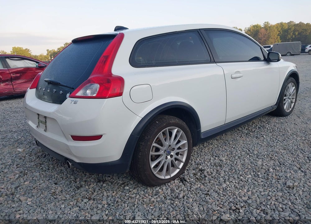 2011 VOLVO C30 VIN: YV1672MK7B2235476