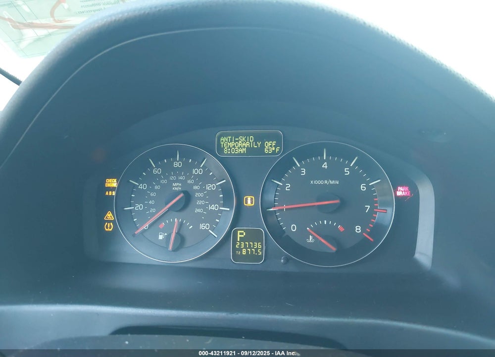 2011 VOLVO C30 VIN: YV1672MK7B2235476
