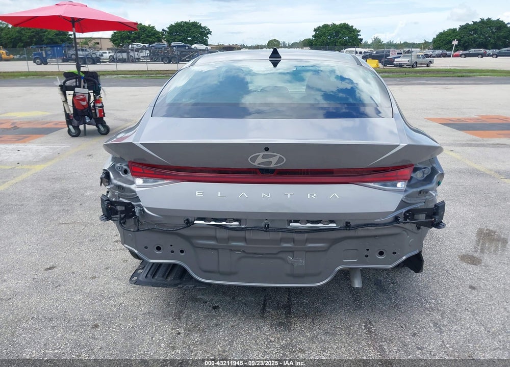 2025 HYUNDAI ELANTRA VIN: KMHLS4DG1SU016043