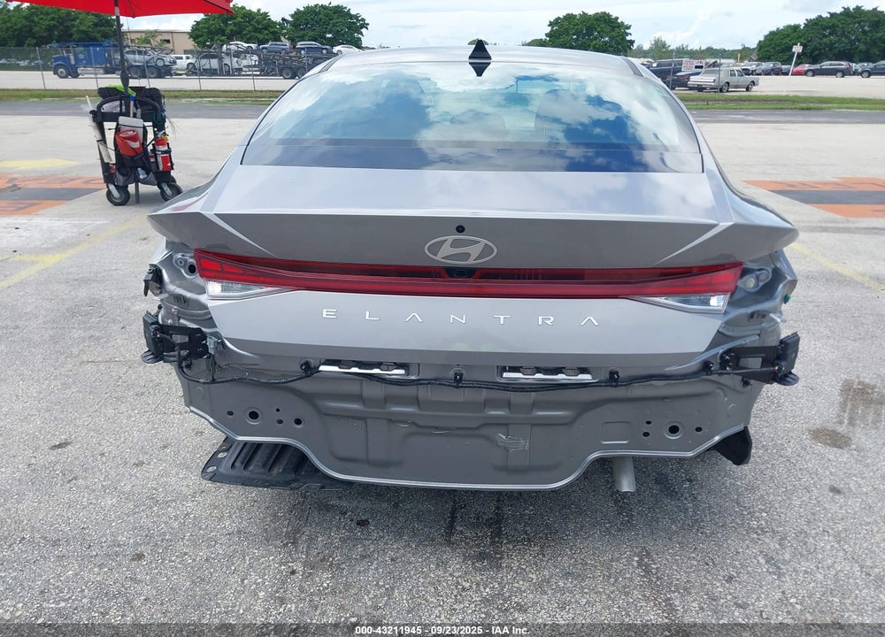 2025 HYUNDAI ELANTRA VIN: KMHLS4DG1SU016043