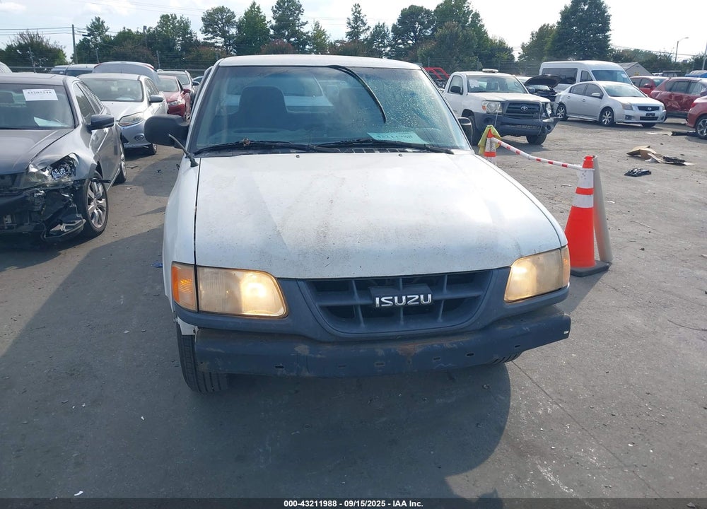 2000 ISUZU HOMBRE XS VIN: 1GGCS1440Y8704463