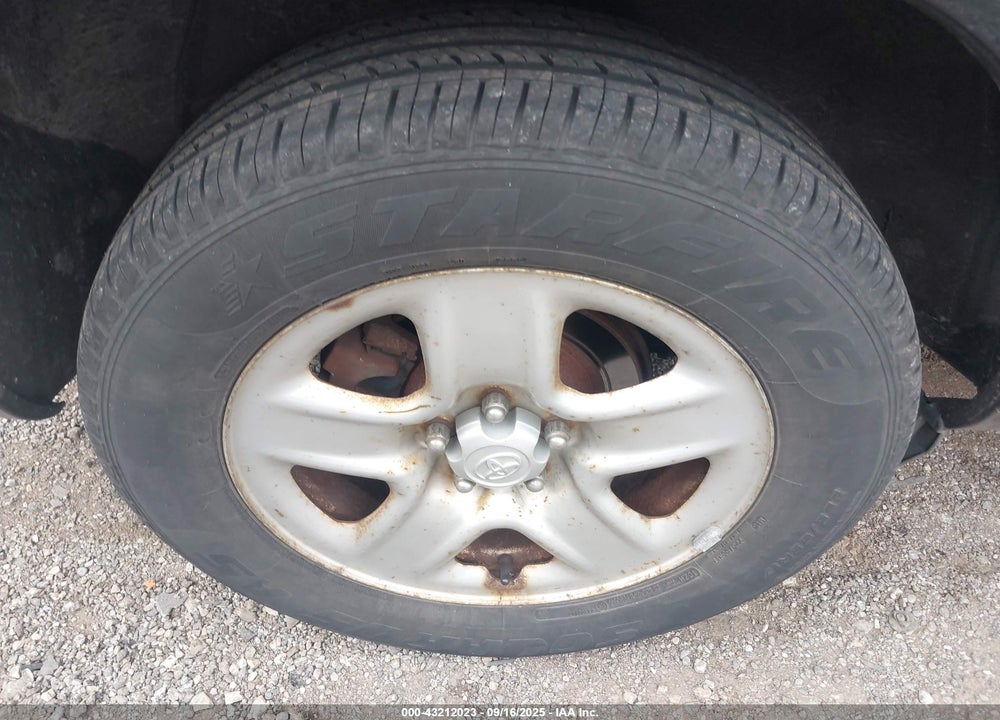 2007 TOYOTA RAV4 VIN: JTMBD33V175116200