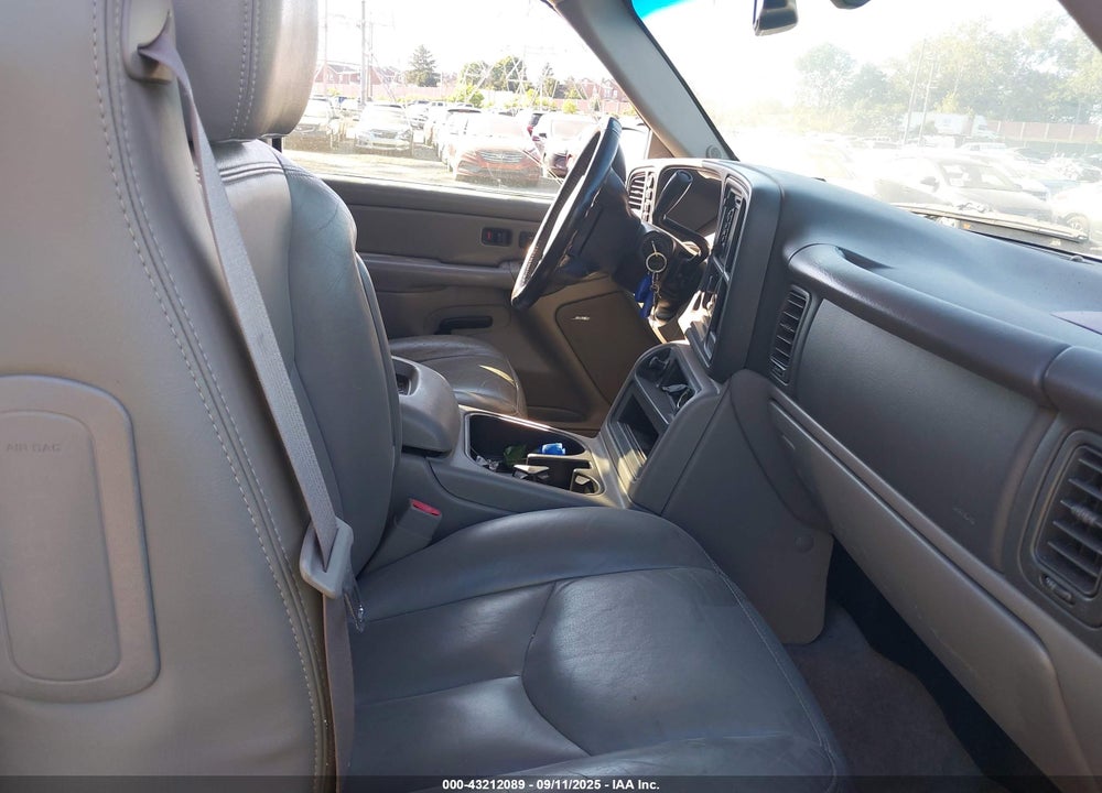 2006 CHEVROLET TAHOE LT VIN: 1GNEK13Z26R144760