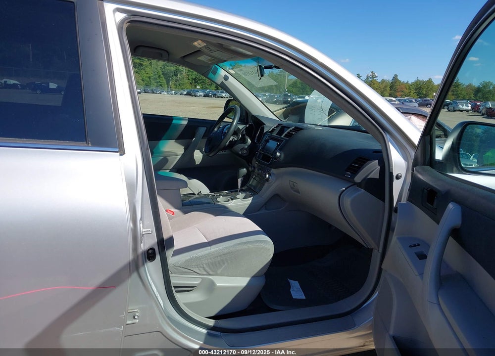 2013 TOYOTA HIGHLANDER VIN: 5TDBK3EH7DS203327