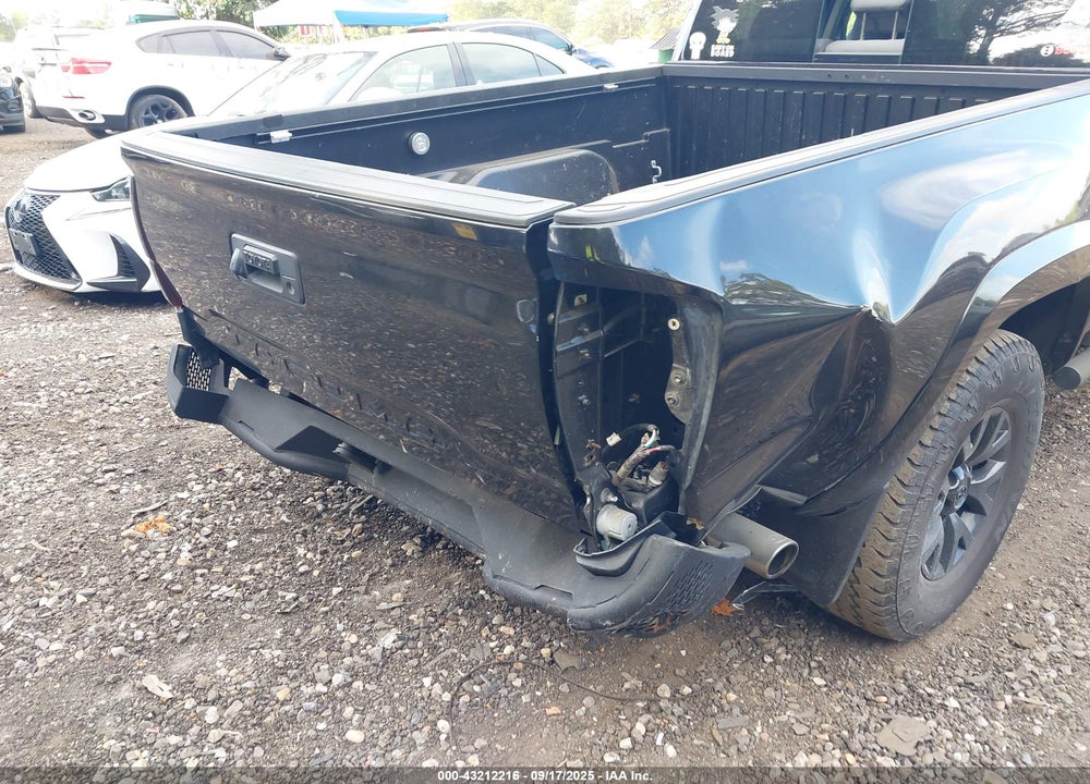 2018 TOYOTA TACOMA VIN: 3TMDZ5BN8JM043061