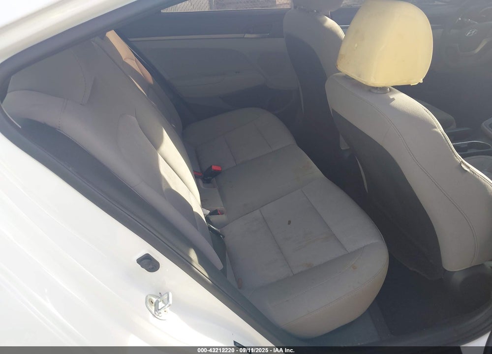 2017 HYUNDAI ELANTRA SE VIN: 5NPD74LF1HH105200