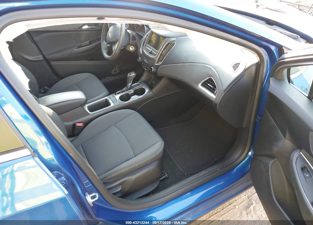 2019 CHEVROLET CRUZE VIN: 1G1BE5SM1K7137765