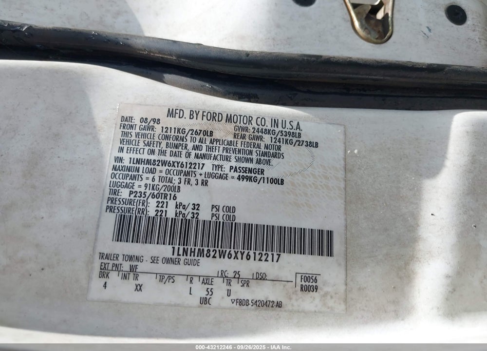 1999 LINCOLN TOWN CAR SIGNATURE VIN: 1LNHM82W6XY612217