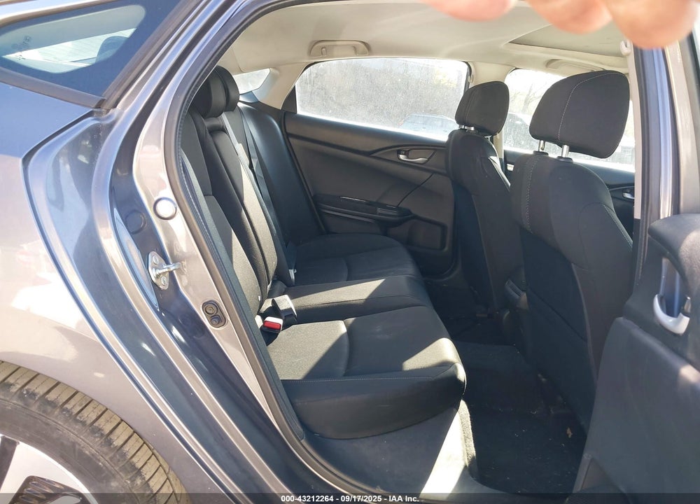 2016 HONDA CIVIC VIN: 2HGFC1F37GH640870
