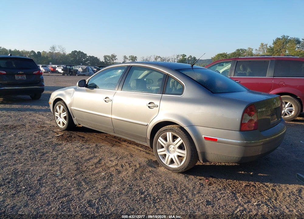 2005 VOLKSWAGEN PASSAT GLX VIN: WVWRU63B95E043953