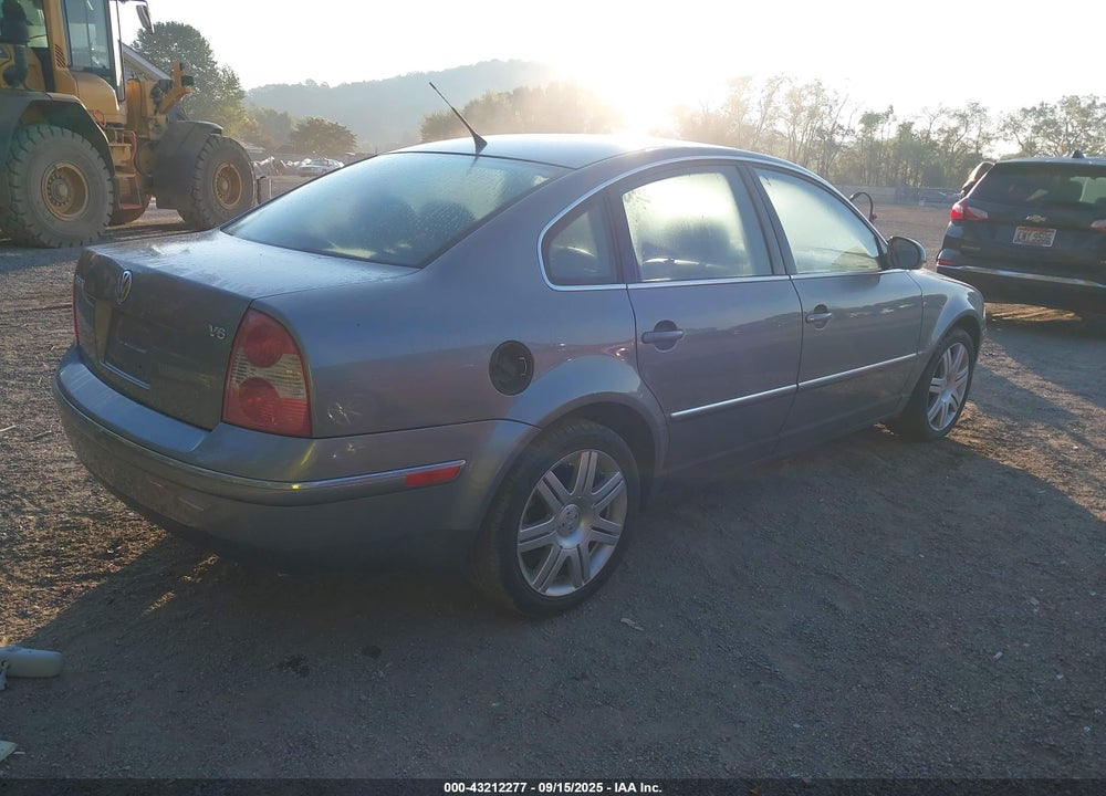 2005 VOLKSWAGEN PASSAT GLX VIN: WVWRU63B95E043953