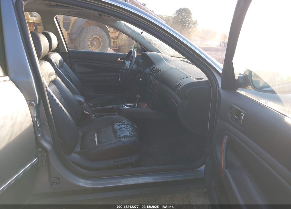 2005 VOLKSWAGEN PASSAT GLX VIN: WVWRU63B95E043953