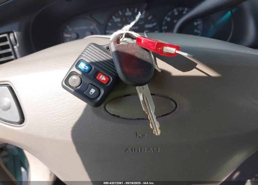 2000 FORD TAURUS VIN: 1FAFP55S4YA286413
