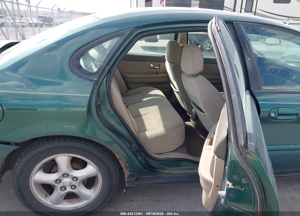 2000 FORD TAURUS VIN: 1FAFP55S4YA286413