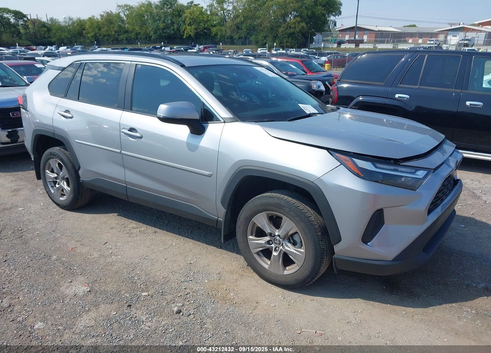 2022 TOYOTA RAV4 XLE VIN: 2T3P1RFV6NC288579