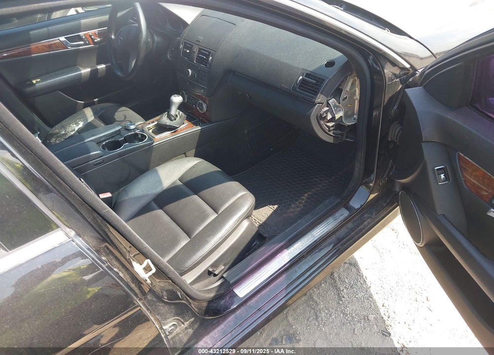 2011 MERCEDES-BENZ C CLASS VIN: WDDGF8BB6BR163394