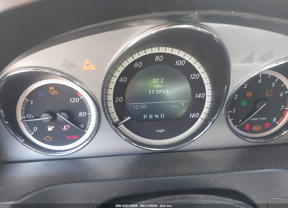 2011 MERCEDES-BENZ C CLASS VIN: WDDGF8BB6BR163394