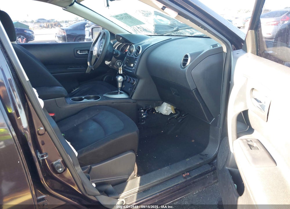 2015 NISSAN ROGUE VIN: JN8AS5MV0FW256070