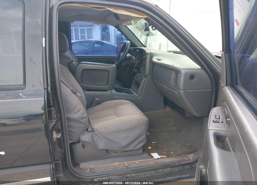 2005 CHEVROLET SILVERADO 2500HD LT VIN: 1GCHK23215F926157