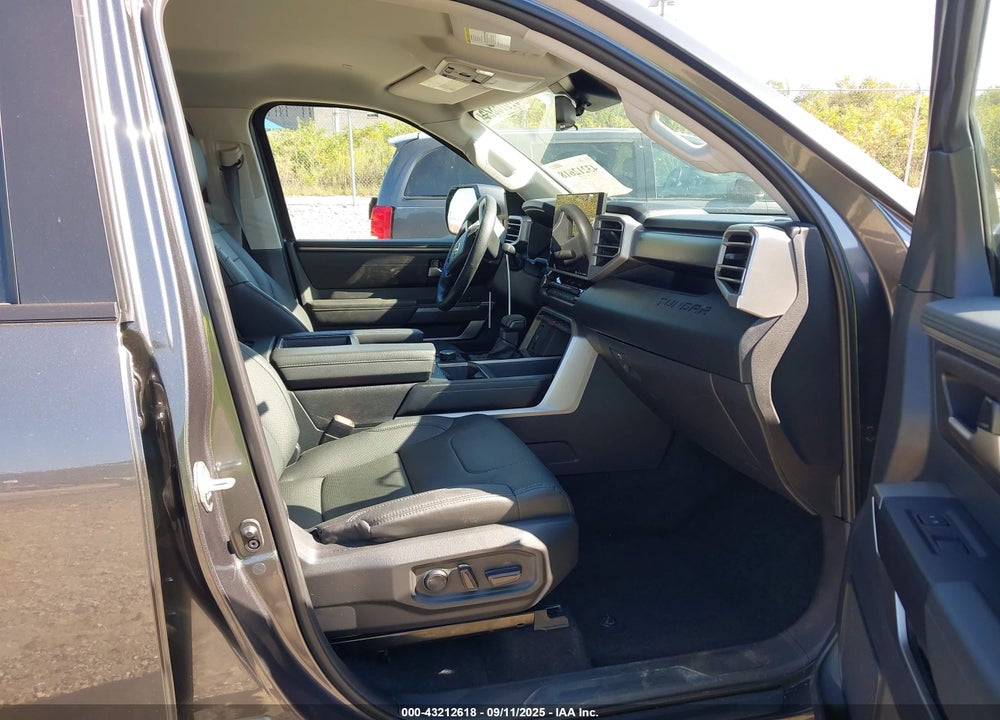 2024 TOYOTA TUNDRA VIN: 5TFLA5DB9RX152804