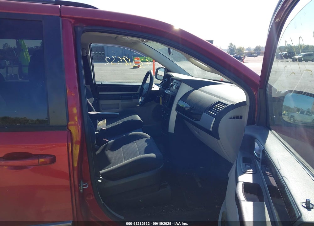 2010 DODGE GRAND CARAVAN VIN: 2D4RN5D12AR203264