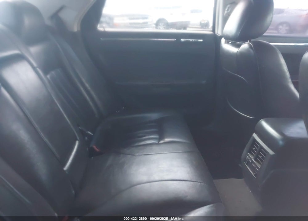 2010 CHRYSLER 300C HEMI VIN: 2C3CA6CT1AH211079
