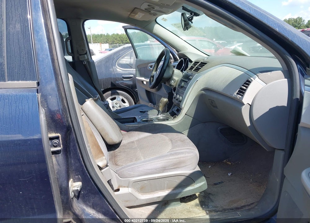 2011 CHEVROLET TRAVERSE VIN: 1GNKVEED2BJ258981