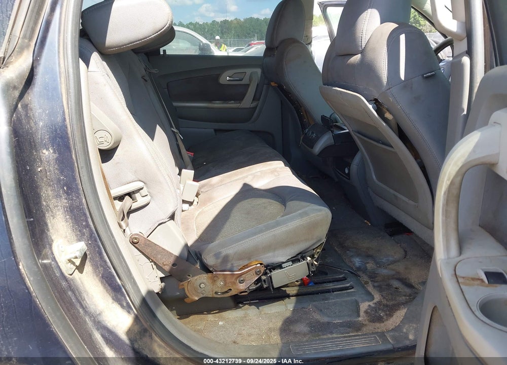 2011 CHEVROLET TRAVERSE VIN: 1GNKVEED2BJ258981