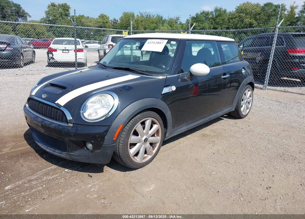 2010 MINI COOPER S VIN: WMWMF7C54ATX43922