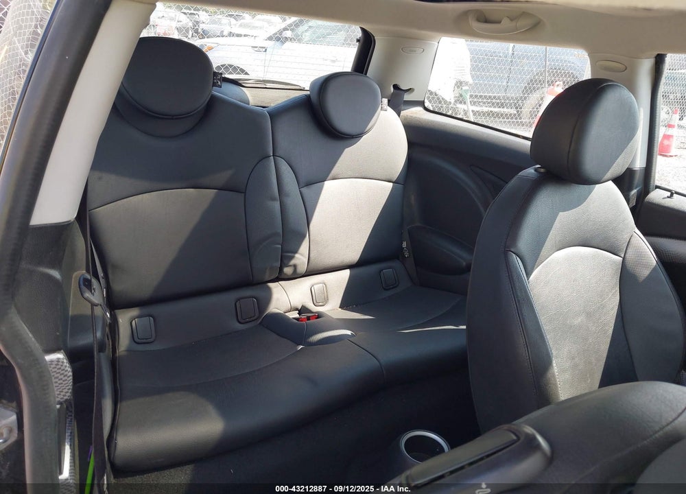 2010 MINI COOPER S VIN: WMWMF7C54ATX43922