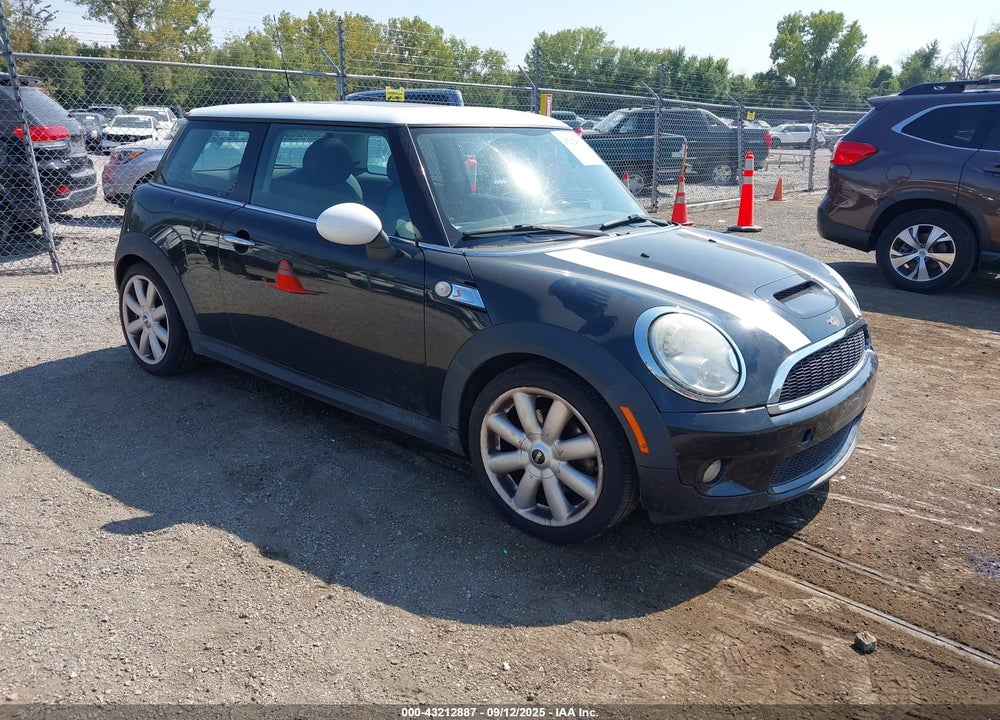 2010 MINI COOPER S VIN: WMWMF7C54ATX43922