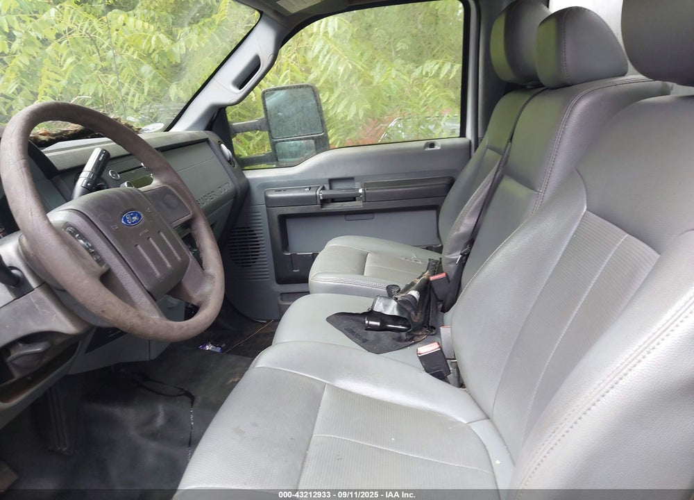 2014 FORD F-350 CHASSIS XL VIN: 1FDRF3G65EEA04990