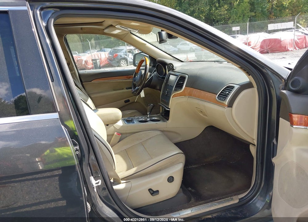 2011 JEEP GRAND CHEROKEE VIN: 1J4RR6GT1BC516380