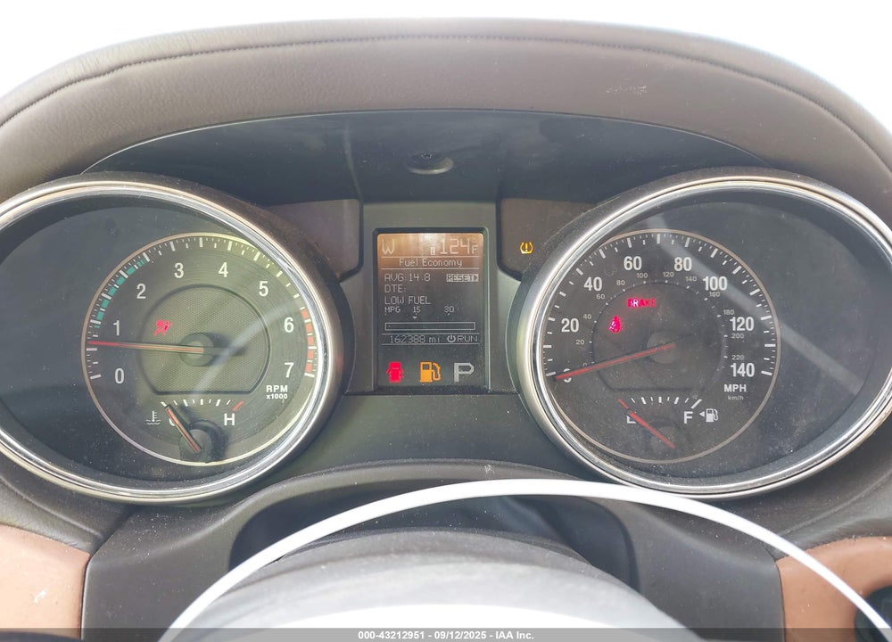 2011 JEEP GRAND CHEROKEE VIN: 1J4RR6GT1BC516380