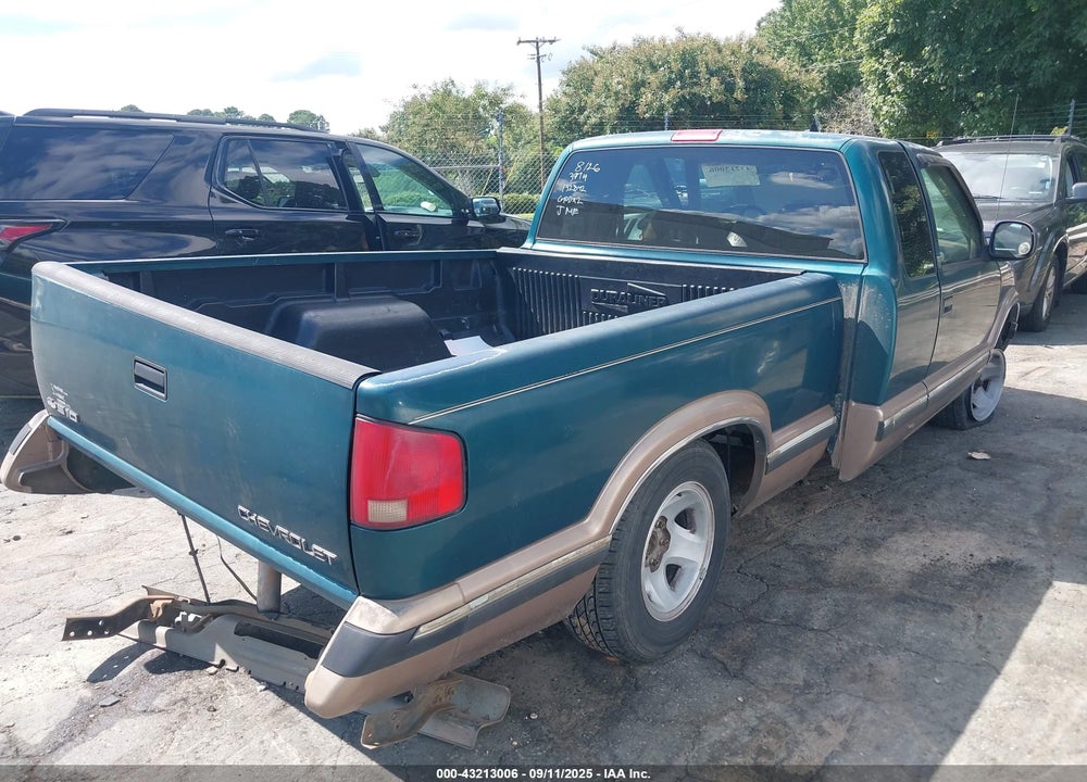 1996 CHEVROLET S TRUCK S10 VIN: 1GCCS19X1T8153974