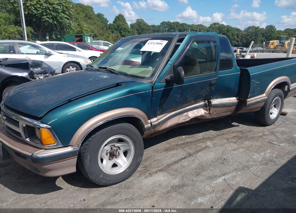 1996 CHEVROLET S TRUCK S10 VIN: 1GCCS19X1T8153974