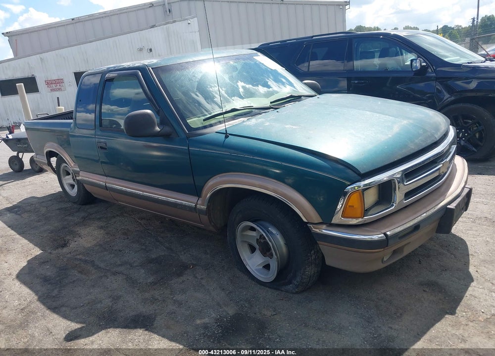1996 CHEVROLET S TRUCK S10 VIN: 1GCCS19X1T8153974